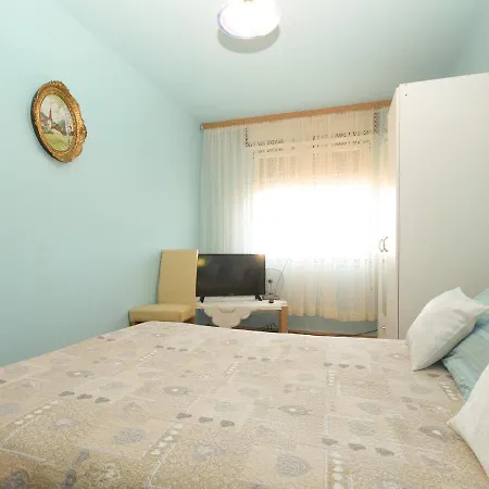 Apartment Momcilo 1995 *