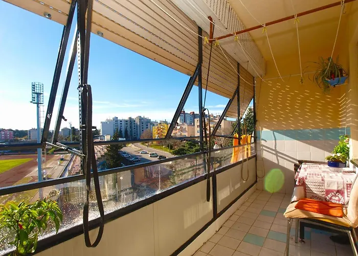 Momcilo 1995 Apartman Póla