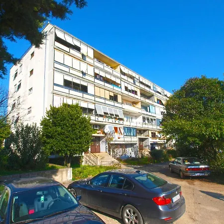 Apartment Momcilo 1995 *